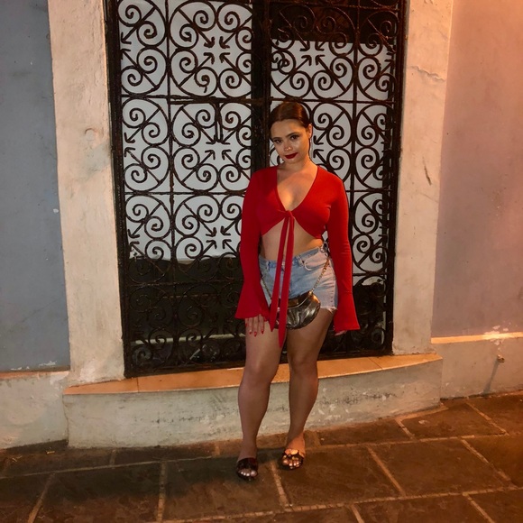 Red Spanish top - Picture 2 of 3